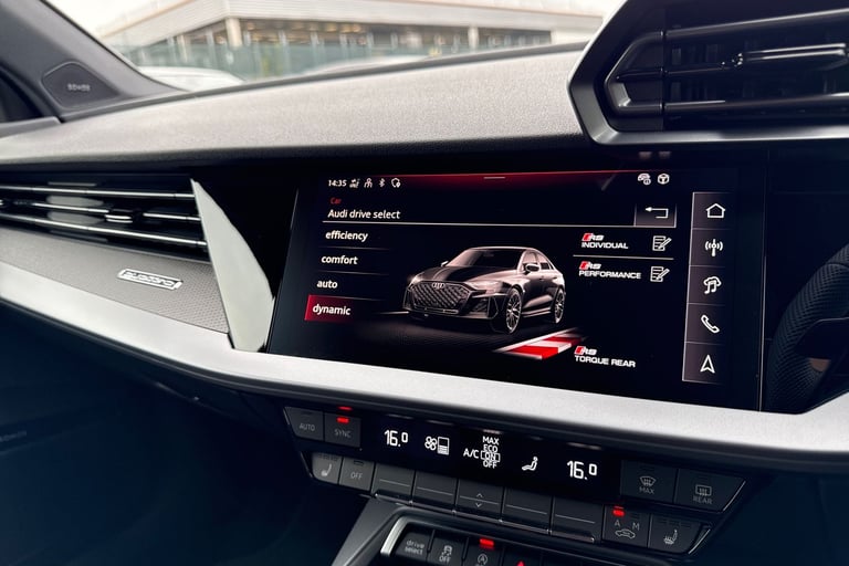 2025 Audi RS3 2.5 TFSI Carbon Vorsprung S Tronic quattro Euro 6 (s/s) 4dr Saloon Automatic