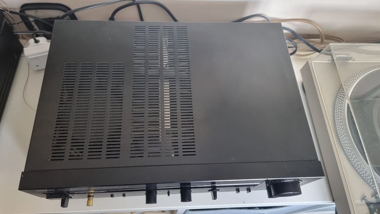 DENON PMA-720 Class A Amplifier Classic 80w per channel.
