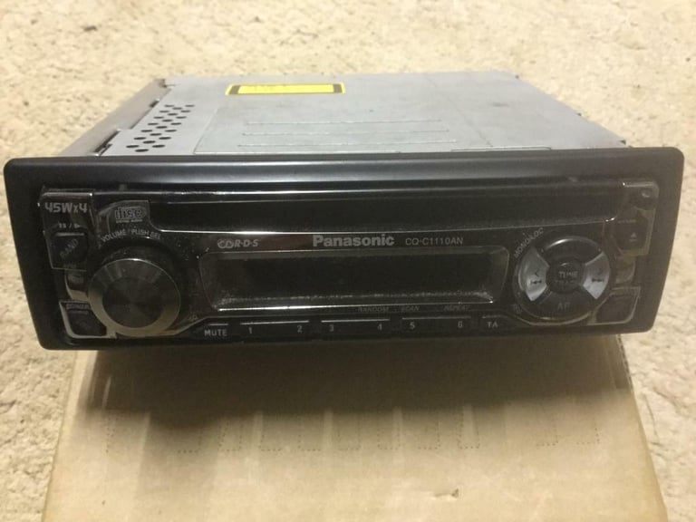 Vintage car radio/ cassettes, radio/CD players in Bramley, South