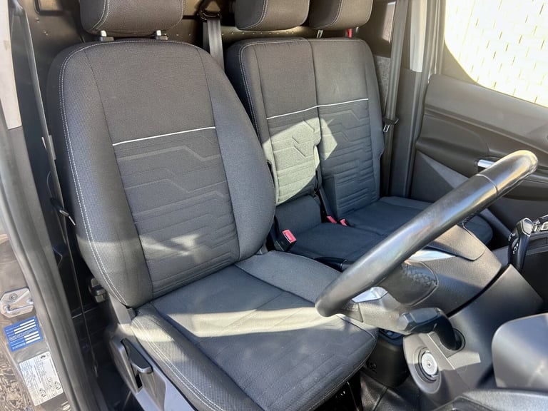 FORD TRANSIT CONNECT 1.6 TDCi 200 Limited 2015
