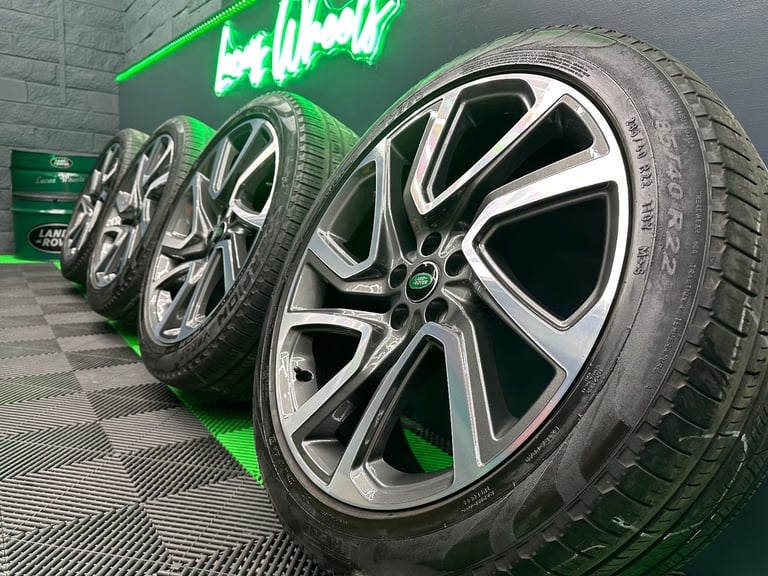 Land Rover Discovery 5 22 inch Diamond Turned alloy wheels - style 5025 with all Pirelli’s!