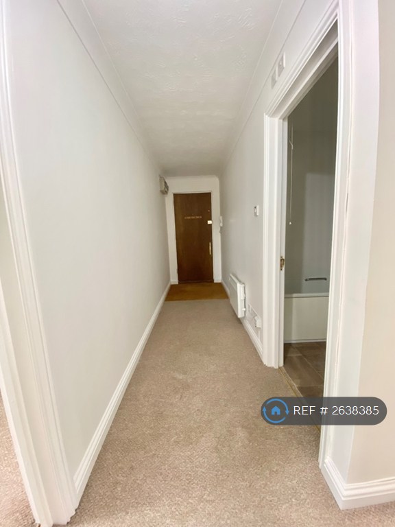2 bedroom flat in Woods Road, Peckham, SE15 (2 bed) (#2638385)