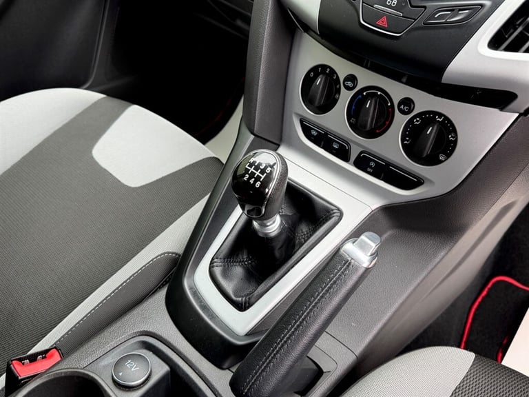 2013 Ford Focus 1.0T EcoBoost Zetec S Hatchback 5dr Petrol Manual Euro 5 (s/s) (125 ps) Hatchback...