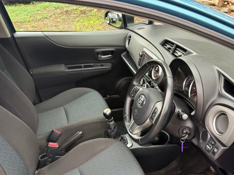 2012 Toyota Yaris 1.33 VVT-i TR 5dr HATCHBACK Petrol Manual