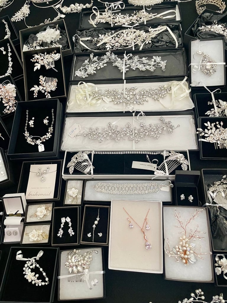 Quality wedding & special occassion tiaras, head pieces & jewellery approx 85 pieces new in boxes