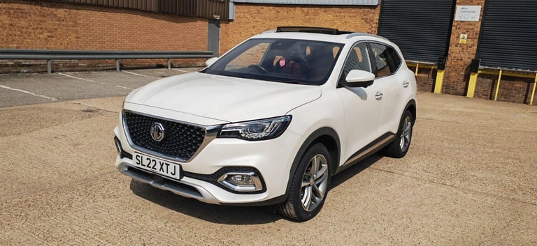 2022 MG MG HS 1.5 T-GDI 16.6kWh Exclusive Auto Euro 6 (s/s) 5dr ESTATE Petrol/Electric Hybrid Aut...
