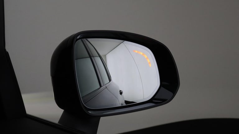 2025 Volvo XC90 B5 (P) AWD Plus Dark (Sunroof, Harman Kardon Sound, 360 Camera, BLIS) ESTATE Petr...