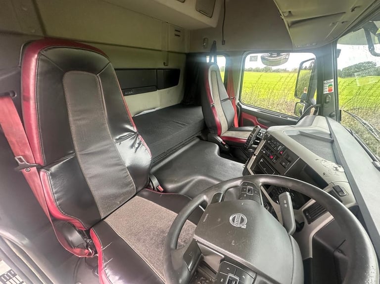 Volvo FM450 6 X 2 Tractor Unit