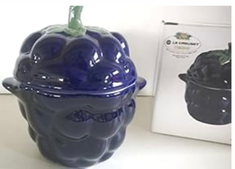 Le Creuset BlackBerry - see description ISO