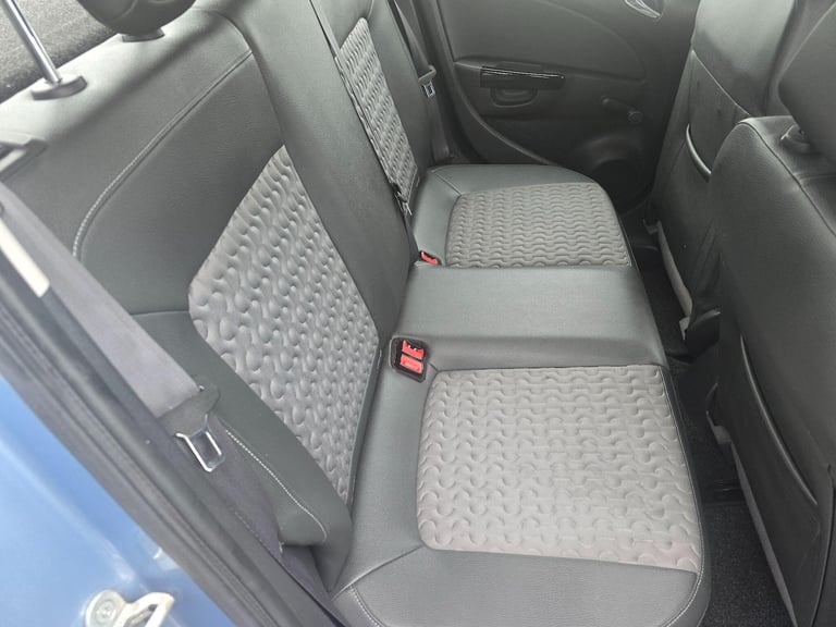 2015 Vauxhall Corsa 1.4 16V SE Euro 5 5dr HATCHBACK Petrol Manual