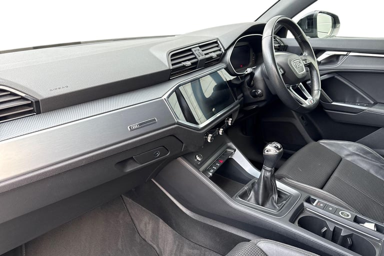 2019 Audi Q3 1.5 TFSI CoD 35 S line Euro 6 (s/s) 5dr SUV PETROL Manual