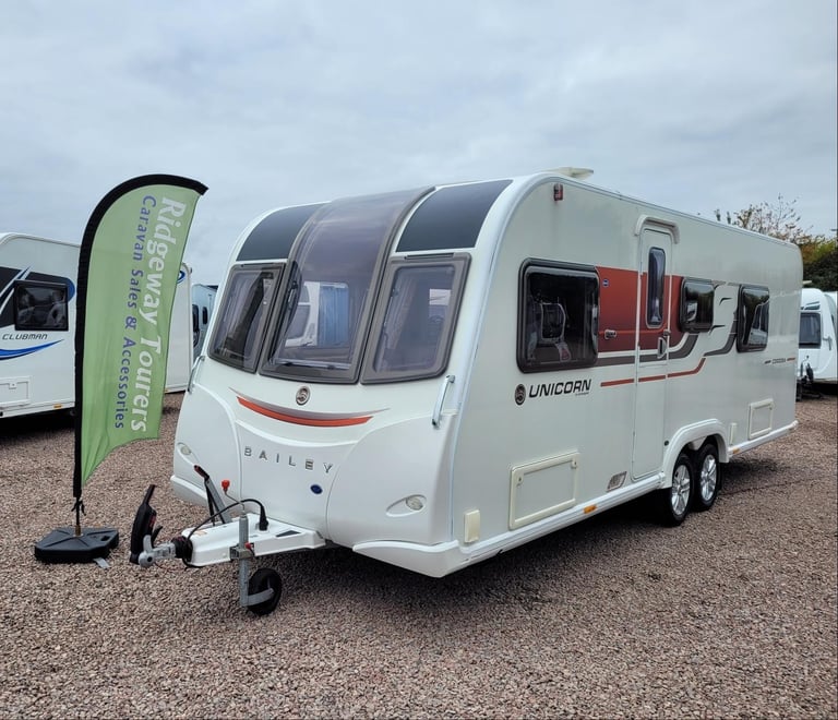 Bailey Unicorn Cordoba 2016 Twin Axle 4 Berth- Twin Fixed Beds, Solar Panel, ATC