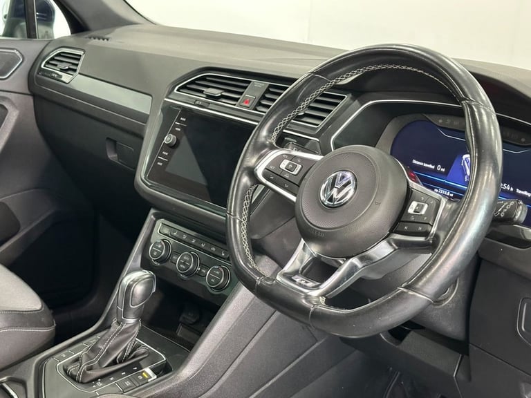 2018 Volkswagen Tiguan 2.0 TDI R-Line SUV 5dr Diesel DSG Euro 6 (s/s) (150 ps) ESTATE Diesel Auto...