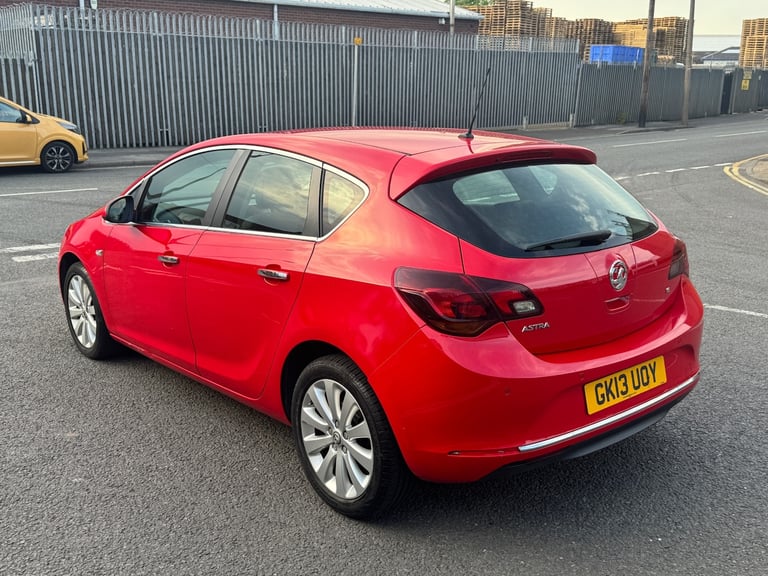2013 Vauxhall Astra 1.6i 16V SE 5dr HATCHBACK Petrol Manual