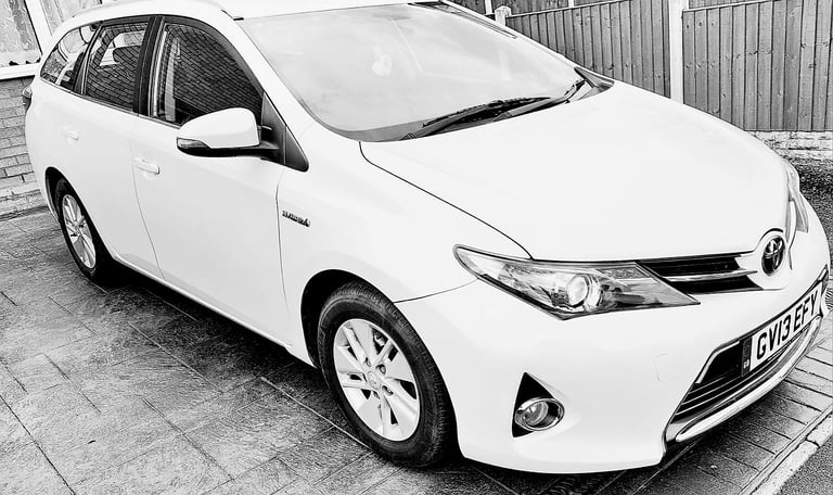 Toyota Auris 1.8 Hybrid  Road Tax £20 eyar 