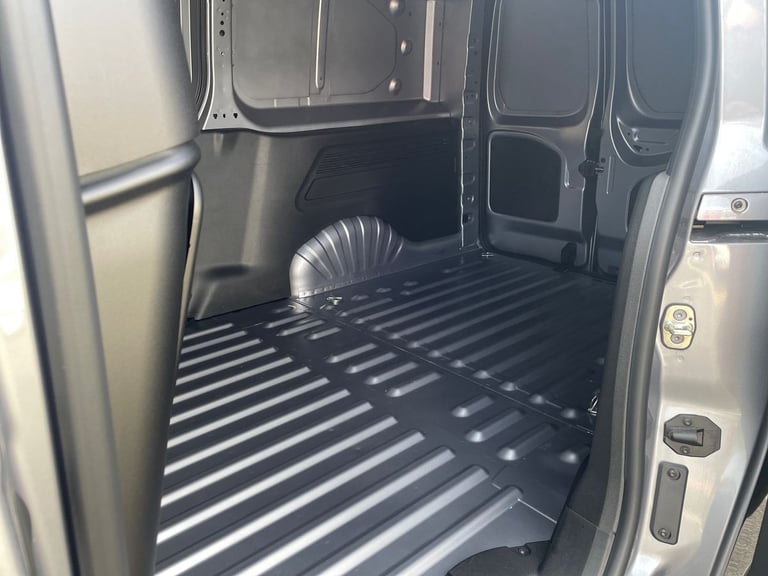  Vauxhall Combo 1.5 Turbo D 2300 Pro Xl Panel Van 6dr Diesel Manual Lwb Euro 6