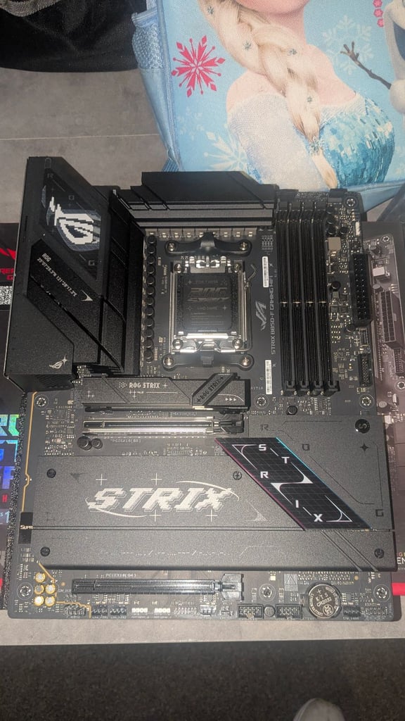 ASUS ROG Strix B850-F Gaming WiFi - 7