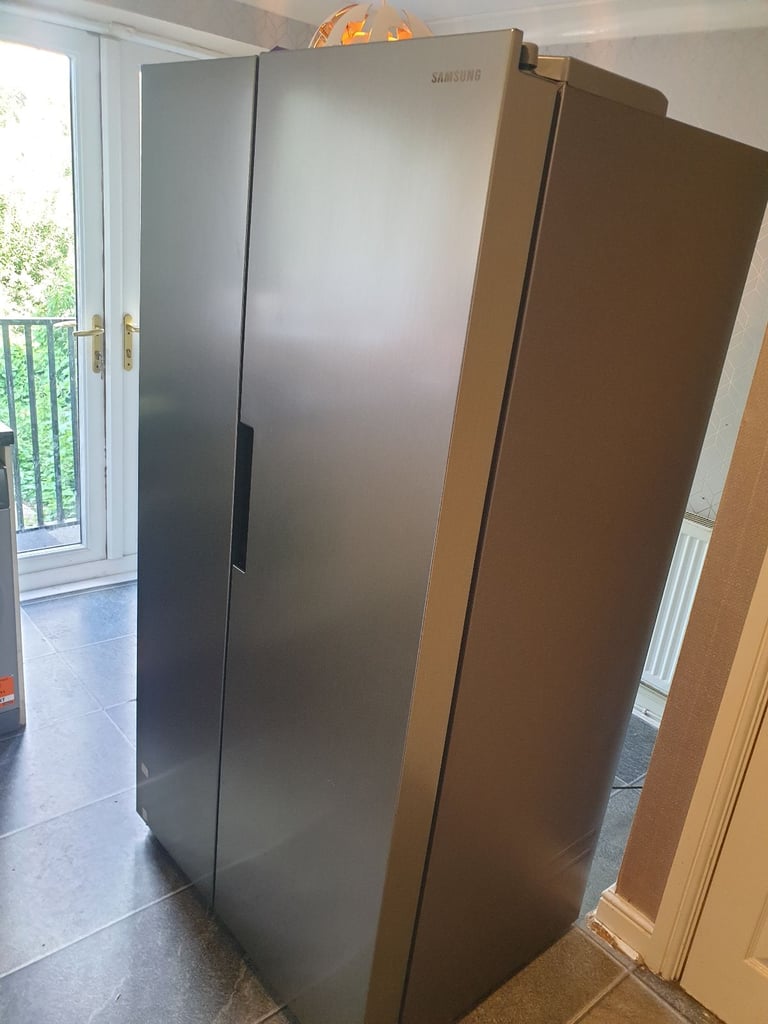 SAMSUNG Series 6 SpaceMax RS57DG400EM9/EU American-Style Smart Fridge Freezer - Gentle Silver