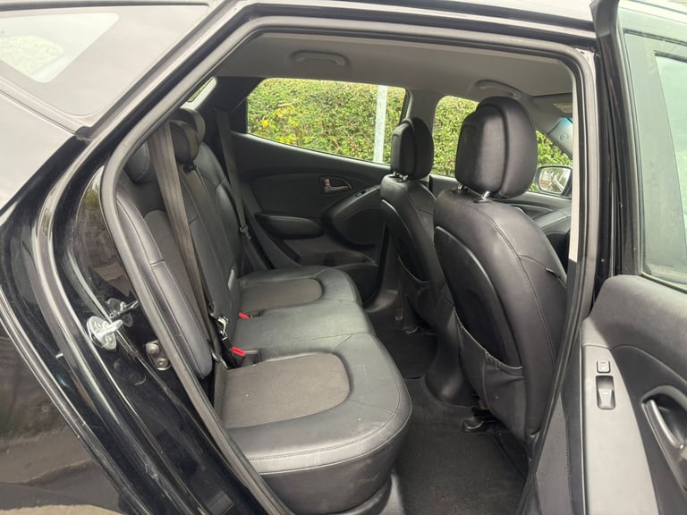 Hyundai ix35 SE1.7 CRDi SUV 2WD 5 Dr with Long MOT&Half Leather Heated Seats Full-Service History