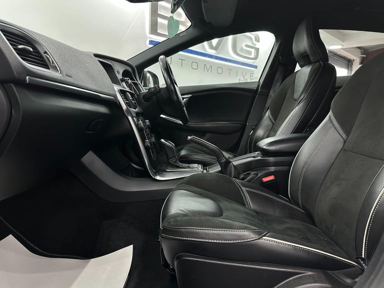 2017 Volvo V40 2.0 D2 R-Design Nav Plus Auto Euro 6 (s/s) 5dr HATCHBACK Diesel Automatic