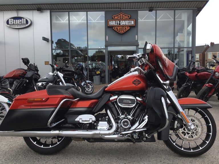 2018 Harley-Davidson CVO STREET GLIDE FLHXSE Two-Tone (15MY) Custom Cruiser PETROL Manual