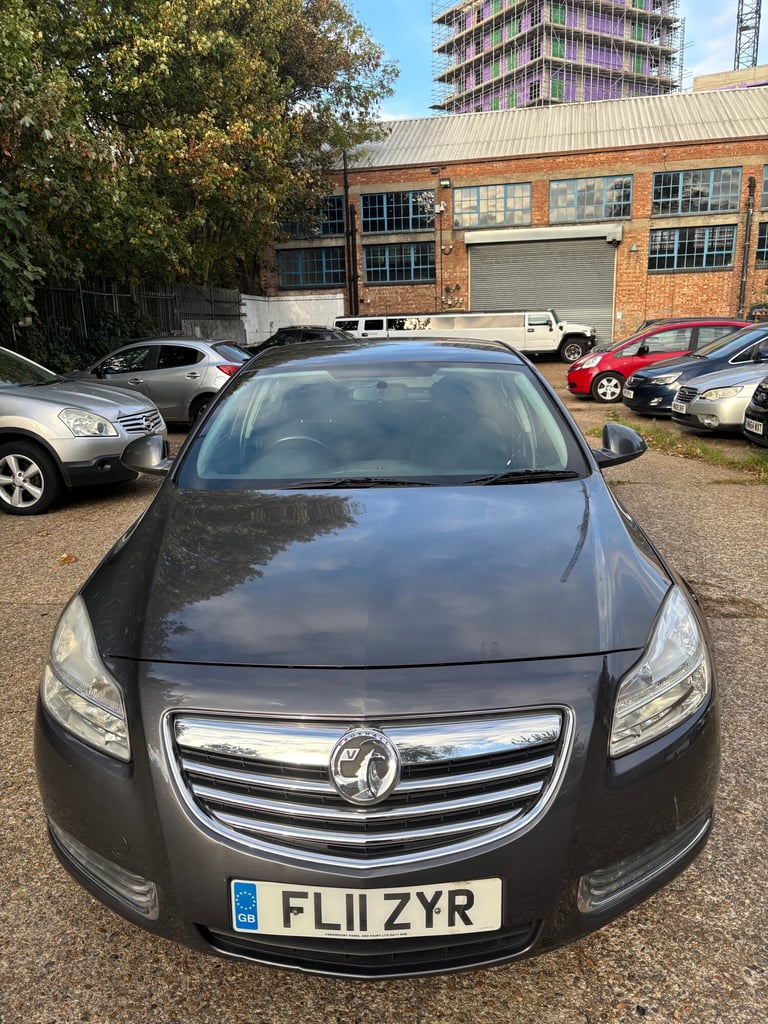 2011 Vauxhall Insignia 1.8i 16V Exclusiv 5dr HATCHBACK Petrol Manual