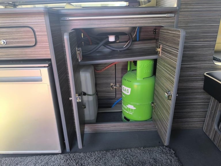 2008 Nissan Elgrand 2.5 Petrol 8 Seats Automatic Camper Van Roof LED TV ULEZ Free MPV Petrol Auto...