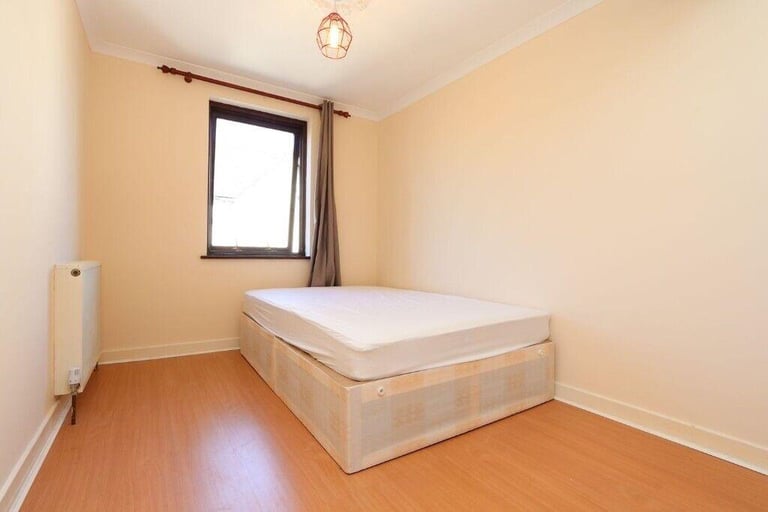 Canary Wharf Double Room Available now 0 deposit available
