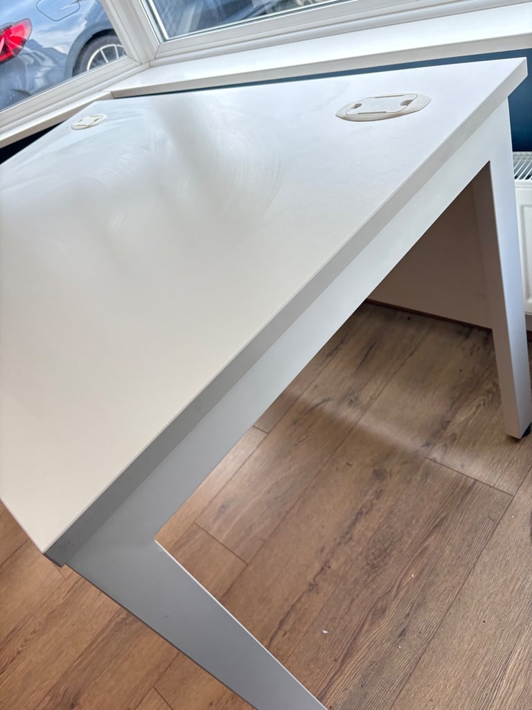 White desk (sturdy office type)