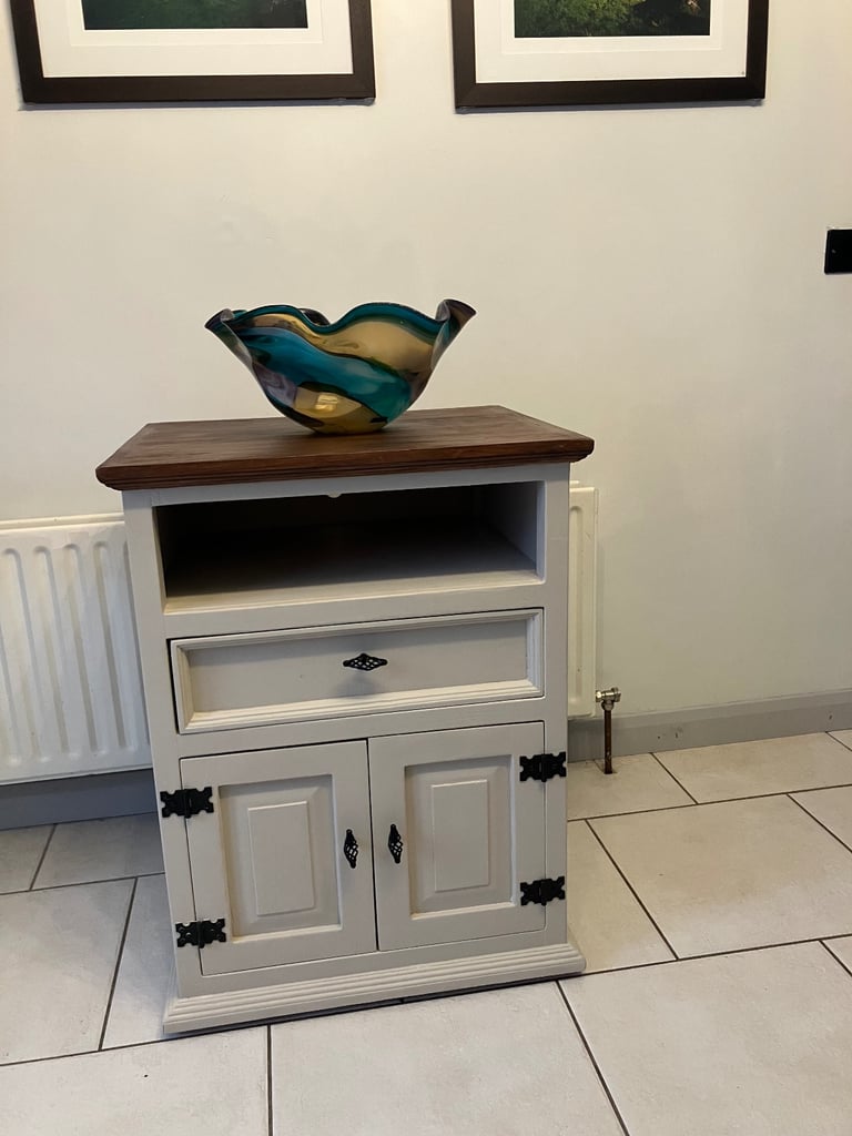 Tv storage unit