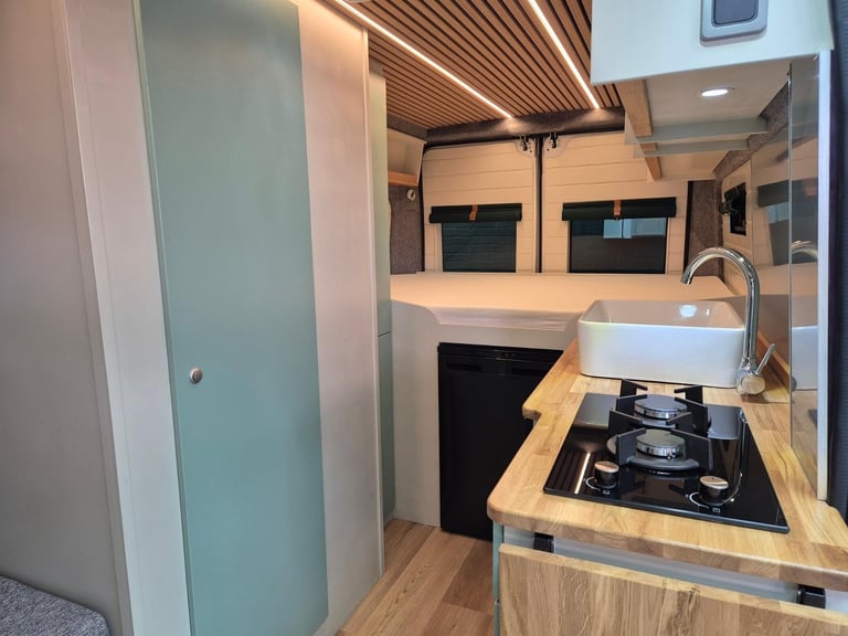 Peugeot Boxer SPEEDS MOUNTAIN EDITION, BLUEHDI 435 L4H2 PROFESSIONAL