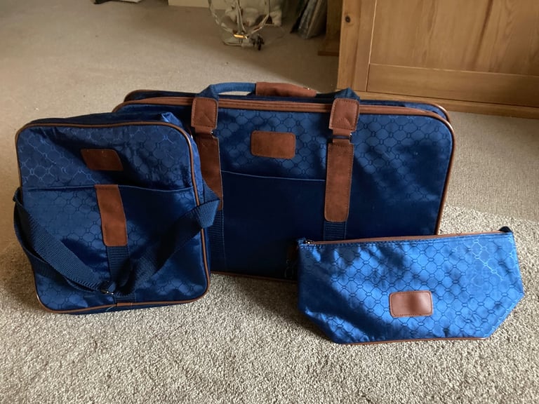 image for TRAVEL BAGS/SUITCASES