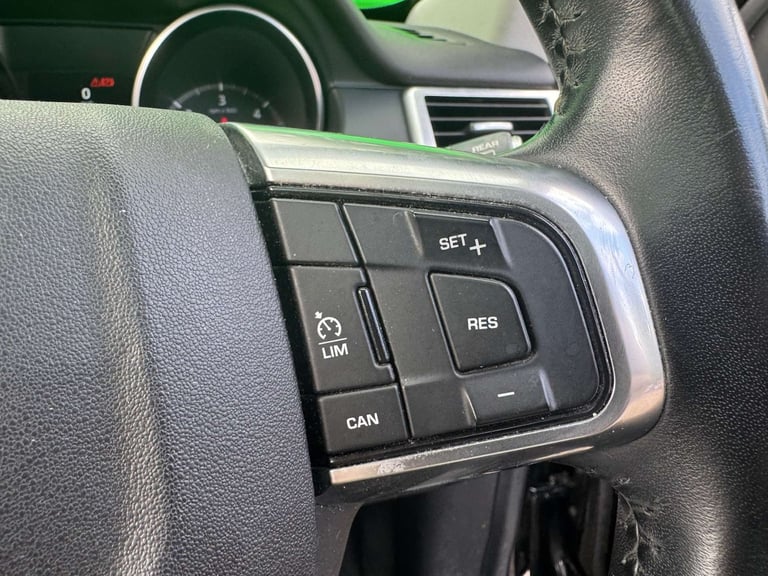 2017 Land Rover Discovery Sport 2.0 Discovery Sport HSE TD4 4WD 5dr SUV Diesel Manual