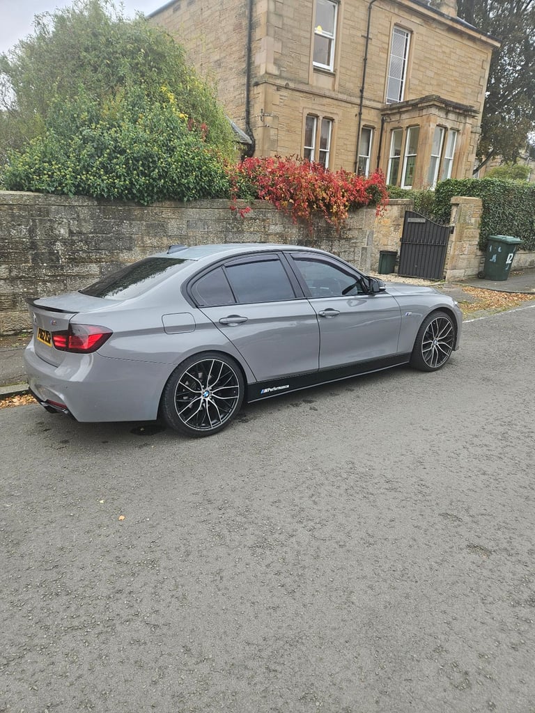 image for BMW, 3 SERIES, Saloon, 2012, Semi-Auto, 1995 (cc), 4 doors