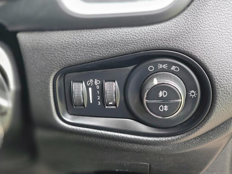 2017 Jeep Renegade 1.4T MultiAirII Limited DDCT Euro 6 (s/s) 5dr ESTATE Petrol Automatic