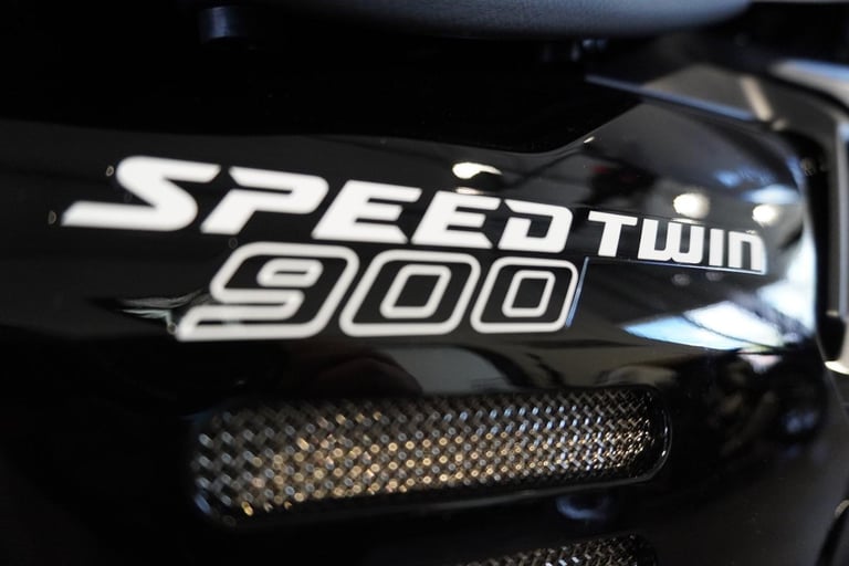 Triumph Speed Twin 900, 2025, Aluminium Silver IN STOCK NOW