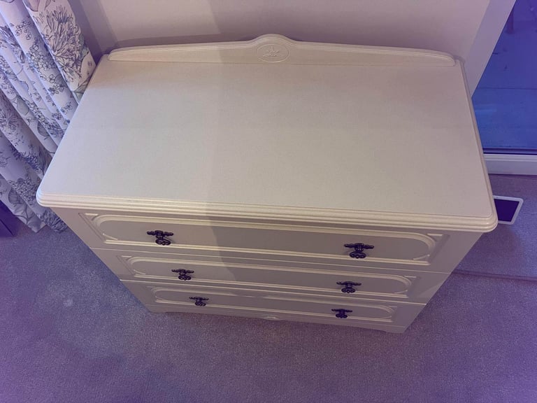 image for Bedroom Chest of Drawers - Very Good condition - Verwood nr Bmouth