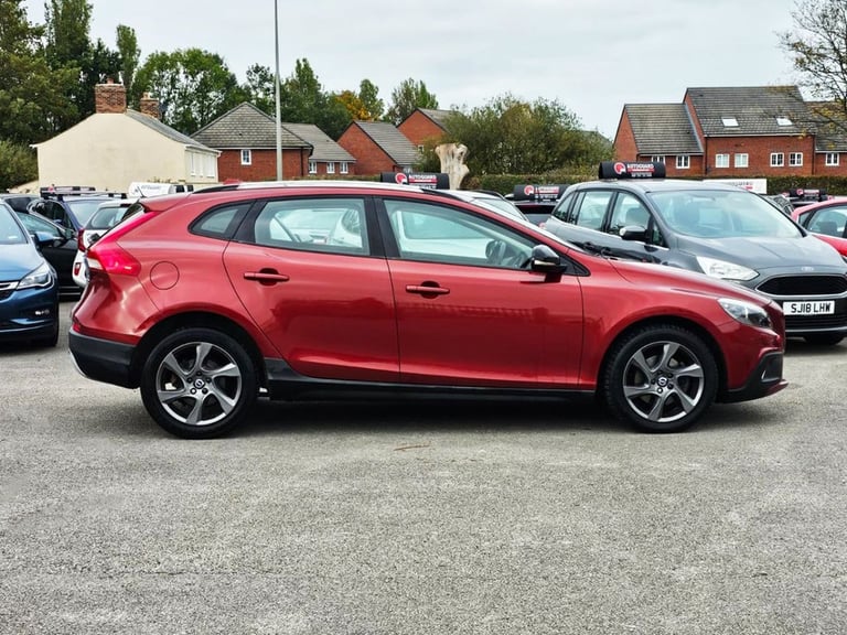 2014 Volvo V40 Cross Country 1.6 D2 Lux Nav Hatchback 5dr Diesel Powershift Euro 5 (s/s) (115 ps)...