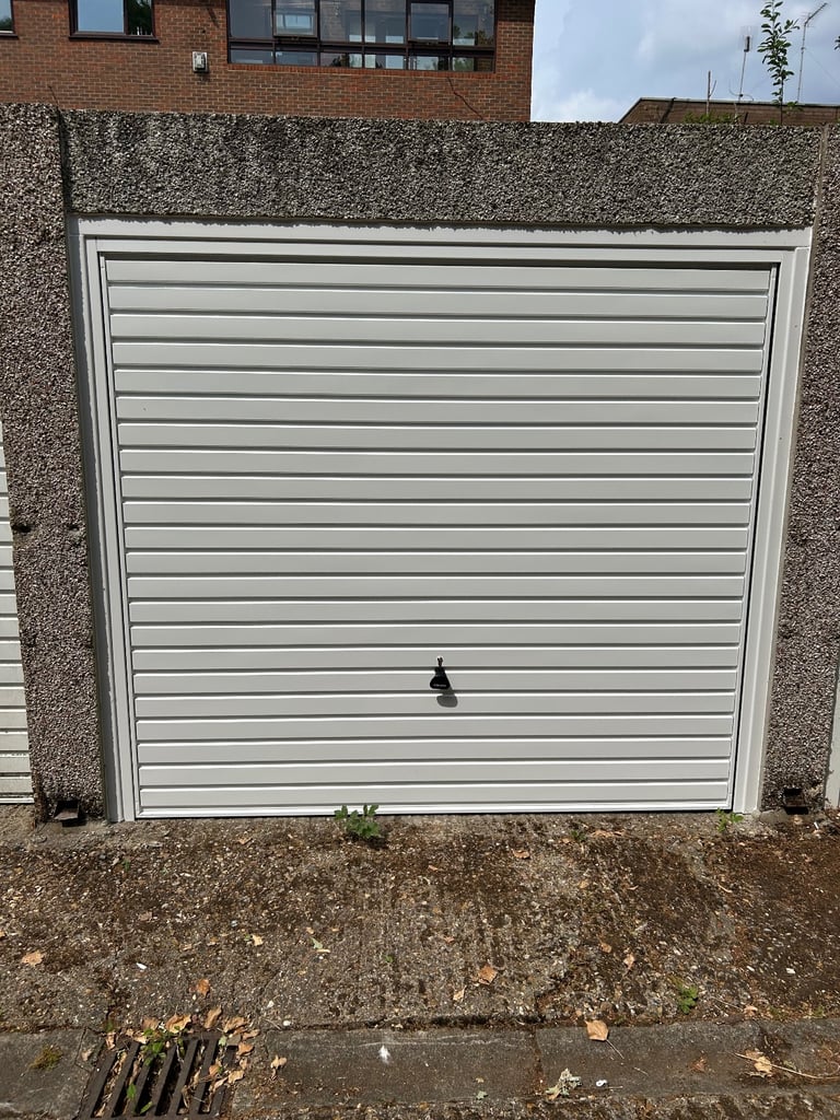 Single garage to let Highgate n6 5ay 