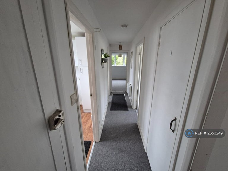 2 bedroom flat in Stretten Avenue, Cambridge, CB4 (2 bed) (#2653249)