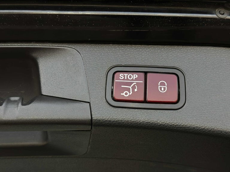 MERCEDES-BENZ C CLASS 2.0 C350e 6.4kWh Sport Black Auto Petrol Plug-in Hybrid 20