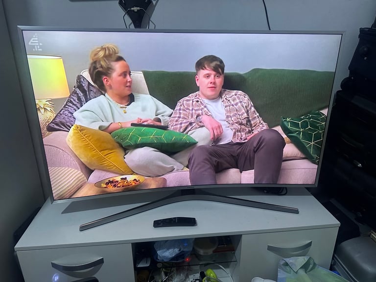 49”SAMSUNG 4k CURVE SMART LED UHDTV 