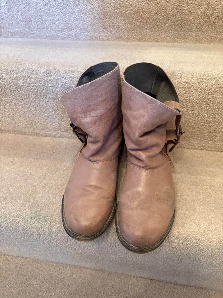 Boots  , Red or Dead size 6