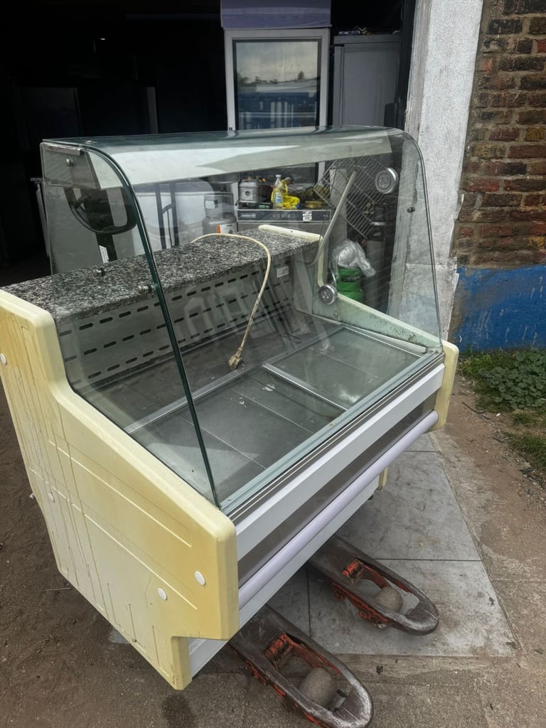  🧊 Serve Over Display Fridge – Commercial Counter