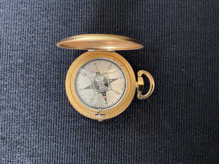 Vintage ceebynite compass