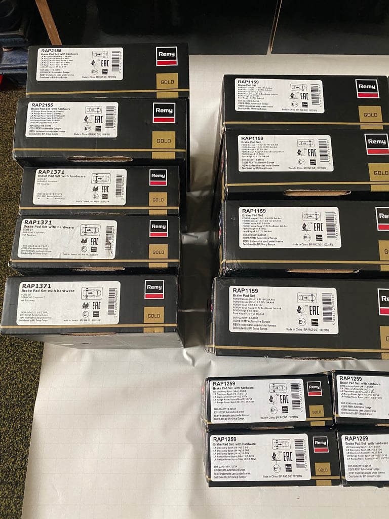 BRAKE PADS FOR BMW,VW,PORSCHE,RANGE ROVER & JAGUAR BRAND NEW 