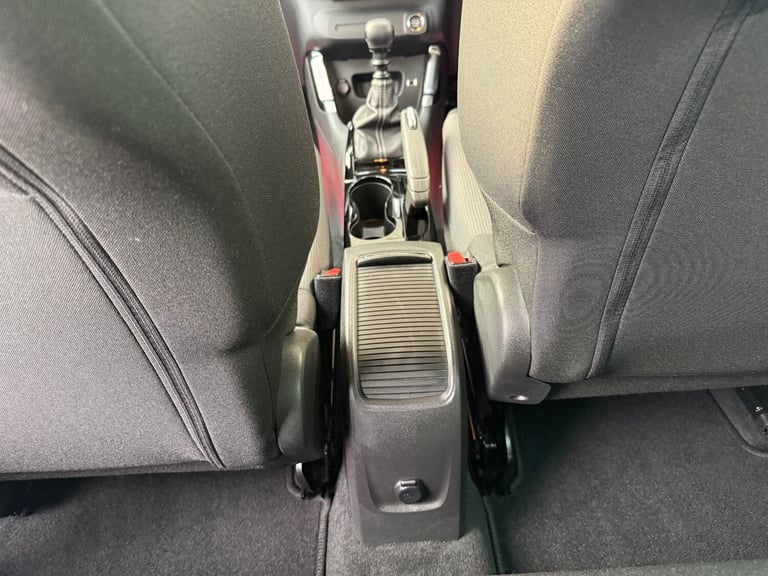 2022 Citroen C3 Aircross 1.5 BlueHDi Shine 5dr, UNDER 2900 MILES, FULL CITROEN SERVICE HISTORY,  ...