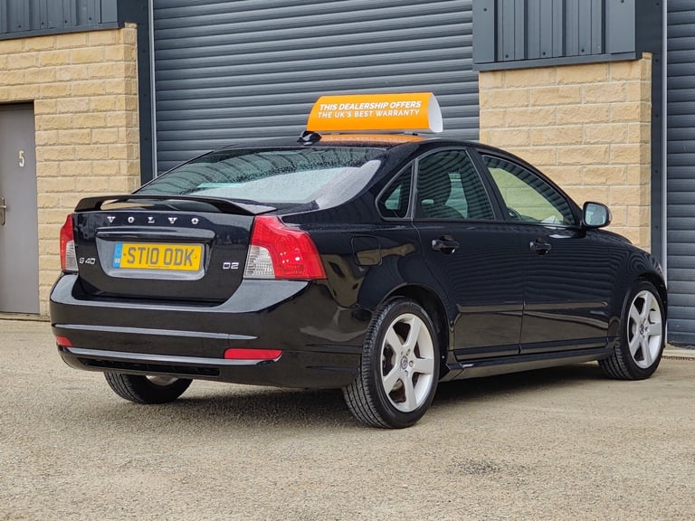 VOLVO S40; 1.6 DIESEL; 115BHP; R DESIGN D2; 4 DR; MANUAL; BLACK; 62 MPG; £35 TAX