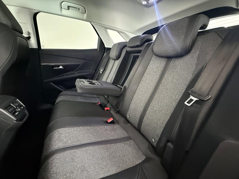 2018 Peugeot 3008 1.2 PureTech Allure Euro 6 (s/s) 5dr HATCHBACK Petrol Manual