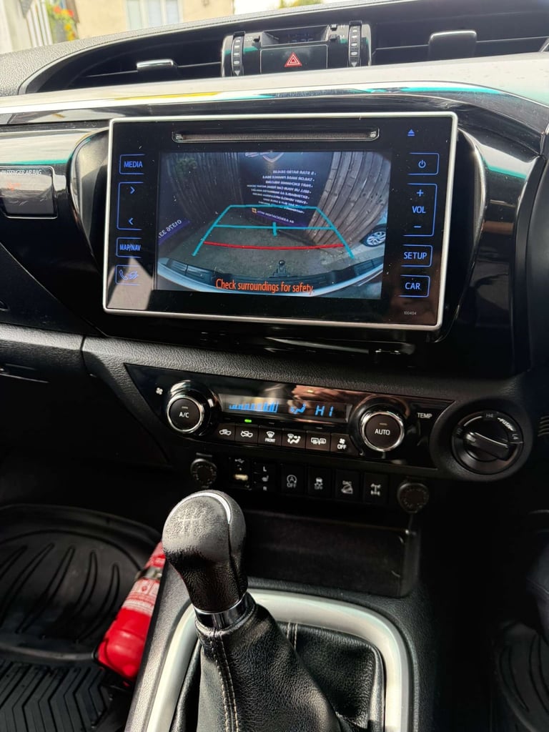 2019 Toyota Hilux 2.4 HI-Luxury Invincible D-4D 4WD Double Cab 4WD 5dr Pickup Diesel Manual